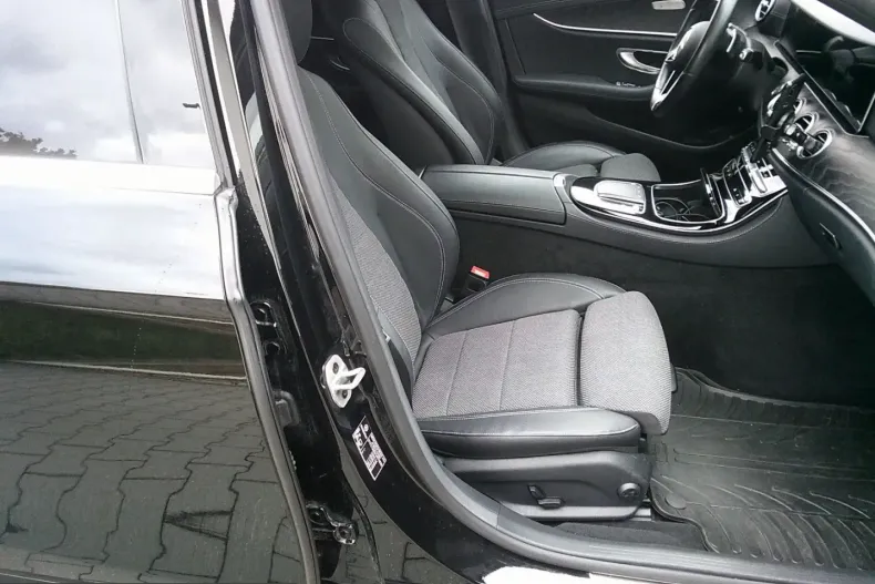 Mercedes-Benz E 300 (Clasa E) din 2021 cu 80.000 km - oferta MER245151 - foto 6