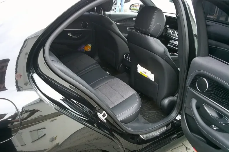Mercedes-Benz E 300 (Clasa E) din 2021 cu 80.000 km - oferta MER245151 - foto 7