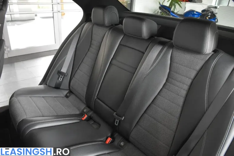 Mercedes-Benz E 300 (Clasa E) din 2021 cu 79.989 km - oferta MER245152 - foto 17
