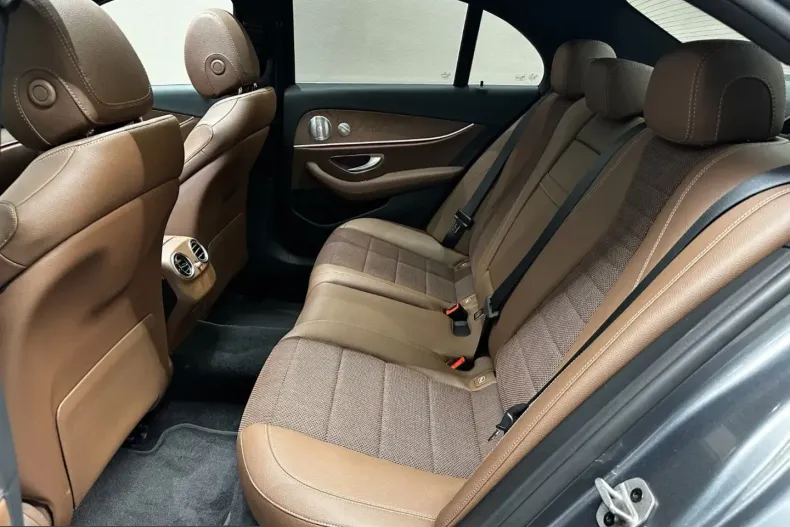 Mercedes-Benz E 300 (Clasa E) din 2021 cu 56.600 km - oferta MER245159 - foto 14