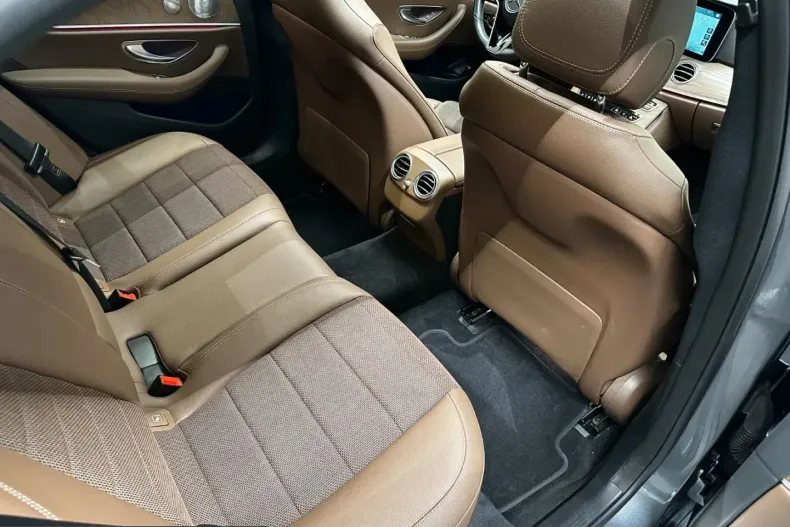 Mercedes-Benz E 300 (Clasa E) din 2021 cu 56.600 km - oferta MER245159 - foto 15