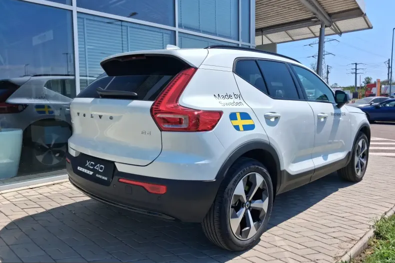 Volvo XC40 din 2025 cu 4.435 km - oferta VOL245177 - foto 4