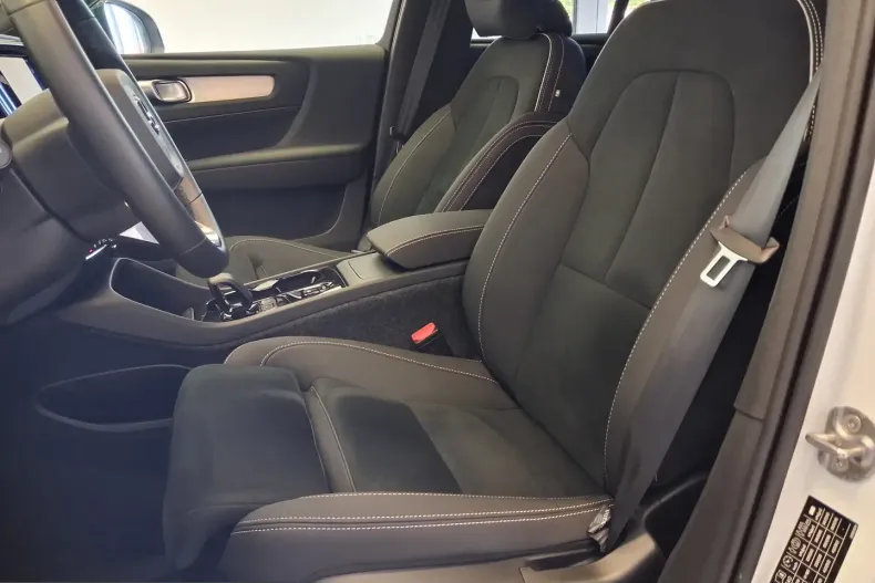 Volvo XC40 din 2025 cu 4.435 km - oferta VOL245177 - foto 15