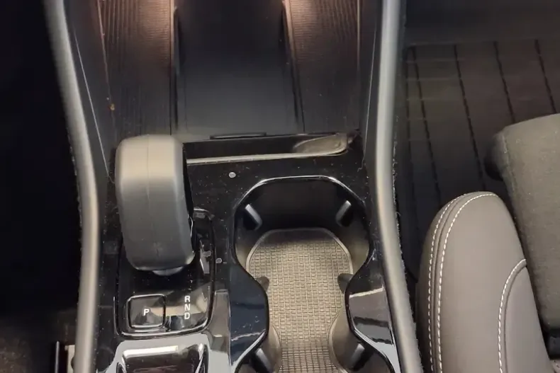 Volvo XC40 din 2025 cu 4.435 km - oferta VOL245177 - foto 37