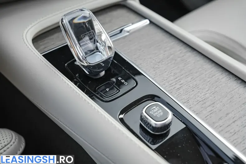 Volvo XC90 din 2023 cu 117.000 km - oferta VOL245231 - foto 37