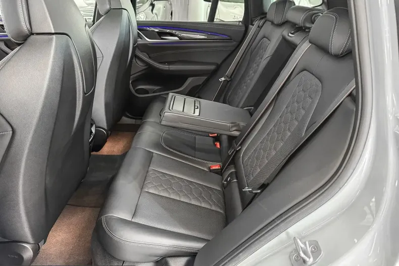 BMW X3 (Seria X) din 2024 cu 25.836 km - oferta BMW245237 - foto 24