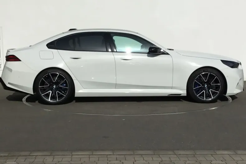 BMW M5 (Seria 5) din 2025 cu 23.335 km - oferta BMW245246 - foto 5