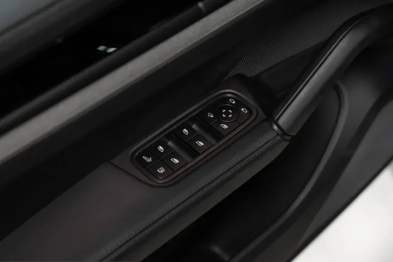 Porsche Cayenne din 2025 cu 11.100 km - oferta POR245252 - foto 23