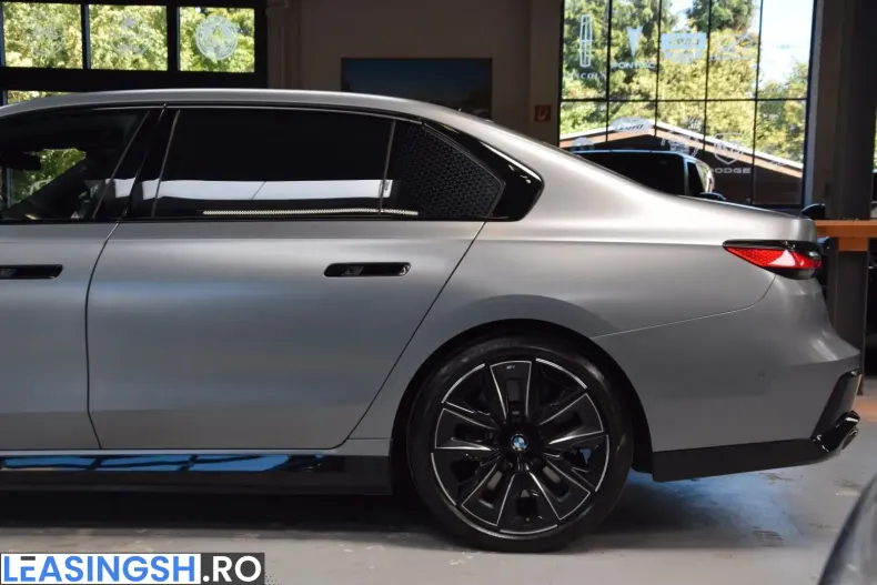 BMW M760 (Seria 7) din 2023 cu 66.412 km - oferta BMW245267 - foto 43