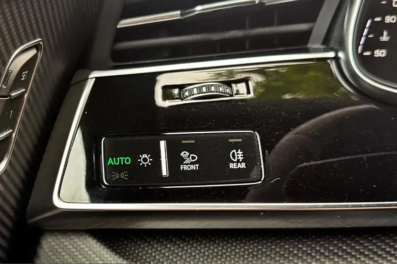 Audi SQ8 din 2025 cu 15.998 km - oferta AUD245276 - foto 21