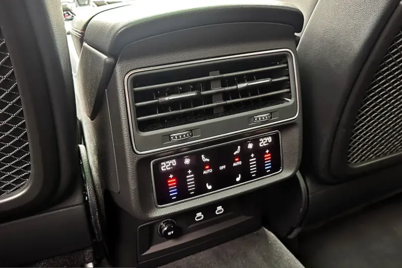 Audi SQ8 din 2025 cu 15.998 km - oferta AUD245276 - foto 30