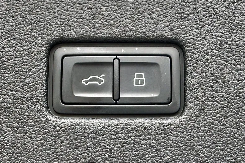 Audi SQ8 din 2025 cu 15.998 km - oferta AUD245276 - foto 32