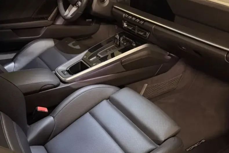 Porsche 992 din 2022 cu 9.500 km - oferta POR245313 - foto 11