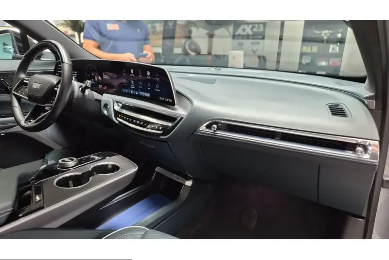 Cadillac Lyriq din 2025 cu 12.533 km - oferta CAD245318 - foto 9