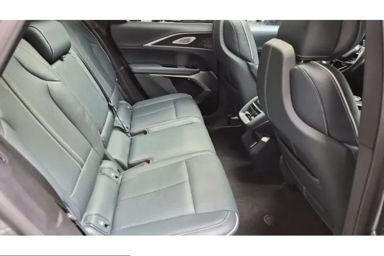 Cadillac Lyriq din 2025 cu 12.533 km - oferta CAD245318 - foto 11