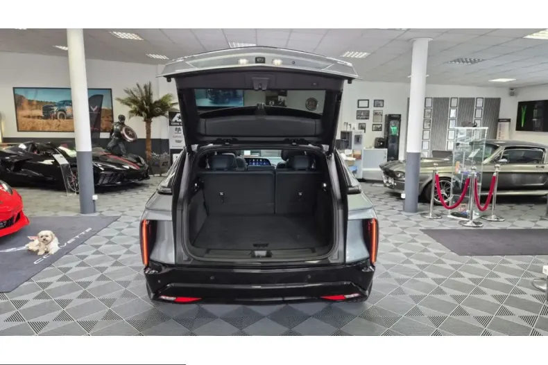 Cadillac Lyriq din 2025 cu 12.533 km - oferta CAD245318 - foto 13