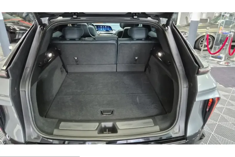 Cadillac Lyriq din 2025 cu 12.533 km - oferta CAD245318 - foto 14