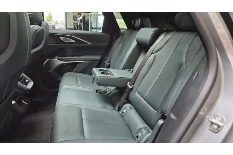 Cadillac Lyriq din 2025 cu 12.533 km - oferta CAD245318 - foto 16