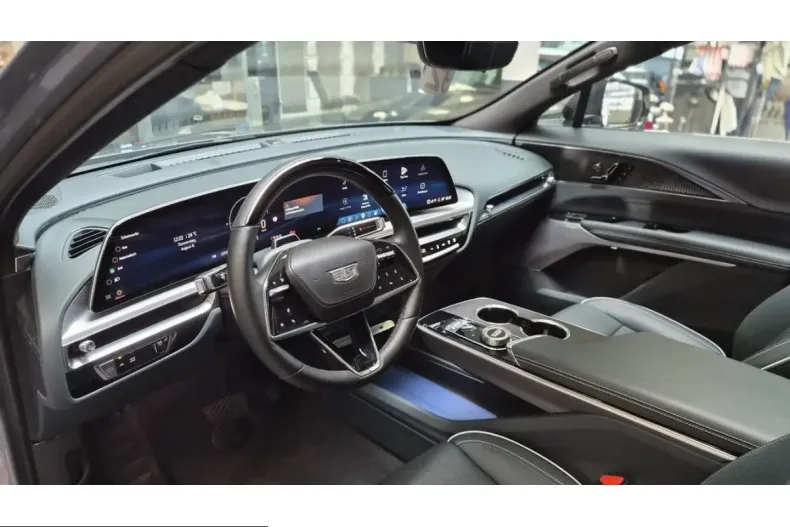 Cadillac Lyriq din 2025 cu 12.533 km - oferta CAD245318 - foto 23
