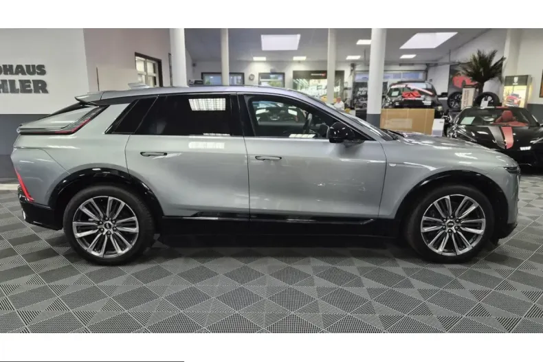 Cadillac Lyriq din 2025 cu 16.253 km - oferta CAD245320 - foto 2
