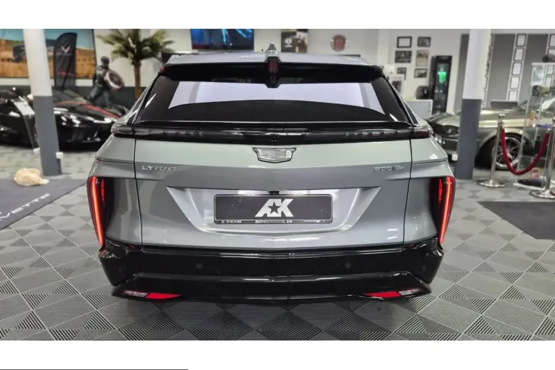 Cadillac Lyriq din 2025 cu 16.253 km - oferta CAD245320 - foto 4