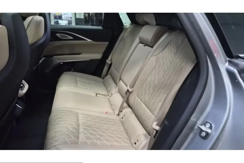 Cadillac Lyriq din 2025 cu 16.253 km - oferta CAD245320 - foto 15