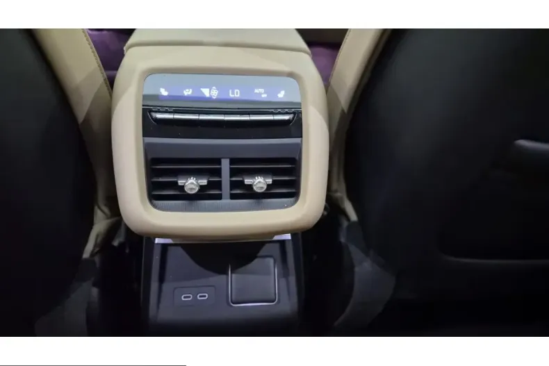 Cadillac Lyriq din 2025 cu 16.253 km - oferta CAD245320 - foto 16