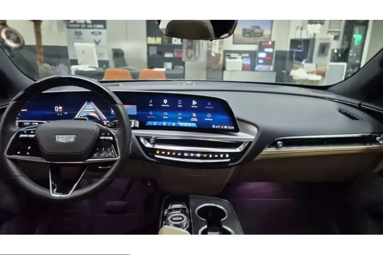 Cadillac Lyriq din 2025 cu 16.253 km - oferta CAD245320 - foto 17