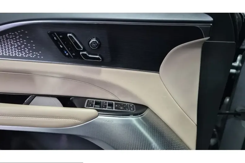 Cadillac Lyriq din 2025 cu 16.253 km - oferta CAD245320 - foto 31