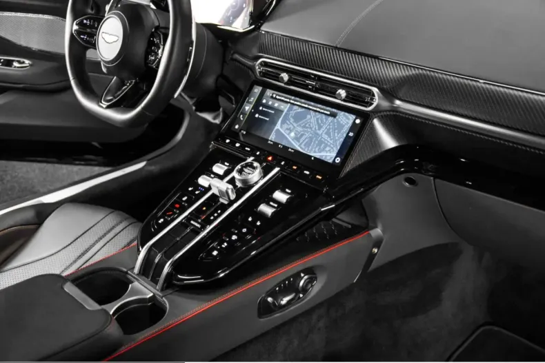 Aston Martin V8 Vantage din 2025 cu 8.590 km - oferta AST245336 - foto 15