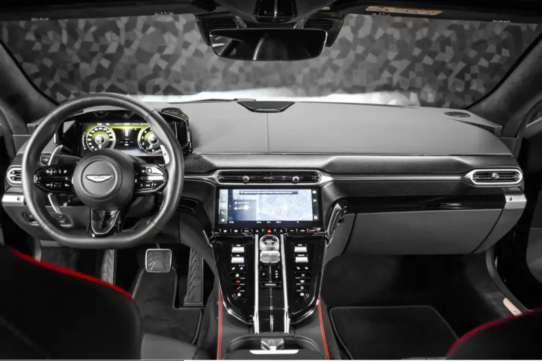 Aston Martin V8 Vantage din 2025 cu 8.590 km - oferta AST245336 - foto 17