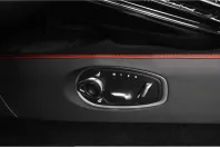 Aston Martin V8 Vantage din 2025 cu 8.590 km - oferta AST245336 - foto 21