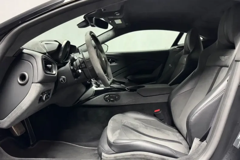 Aston Martin V8 Vantage din 2022 cu 14.642 km - oferta AST245338 - foto 4
