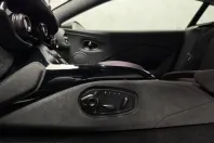 Aston Martin V8 Vantage din 2022 cu 14.642 km - oferta AST245338 - foto 19