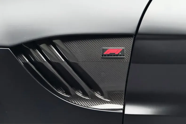 Aston Martin V8 Vantage din 2022 cu 14.642 km - oferta AST245338 - foto 23