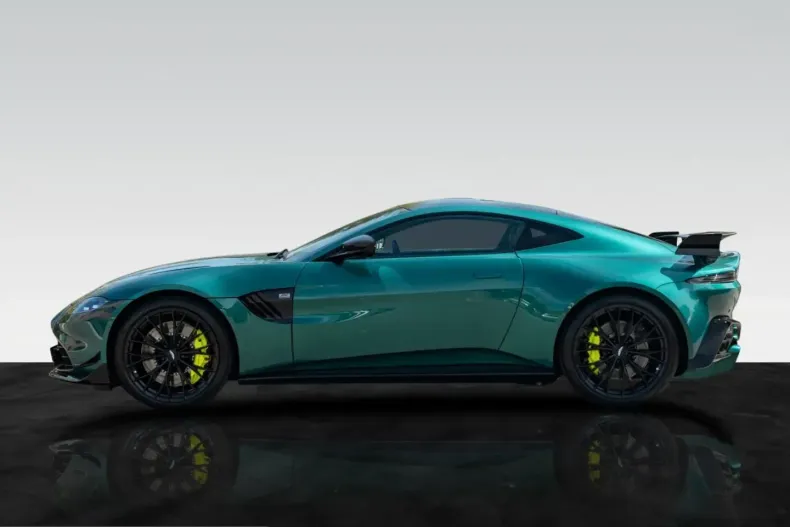 Aston Martin V8 Vantage din 2022 cu 6.100 km - oferta AST245339 - foto 5
