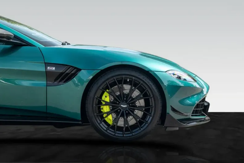 Aston Martin V8 Vantage din 2022 cu 6.100 km - oferta AST245339 - foto 9