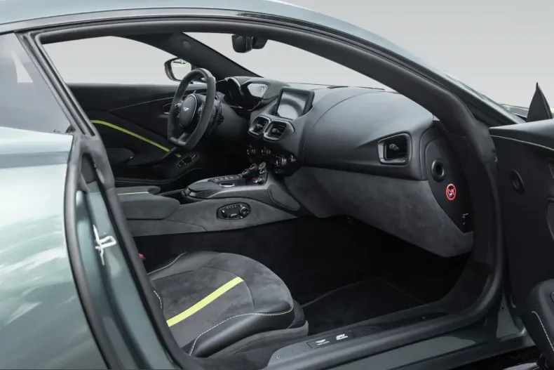 Aston Martin V8 Vantage din 2022 cu 6.100 km - oferta AST245339 - foto 13