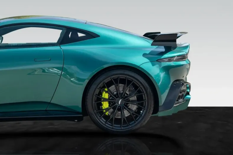 Aston Martin V8 Vantage din 2022 cu 6.100 km - oferta AST245339 - foto 30
