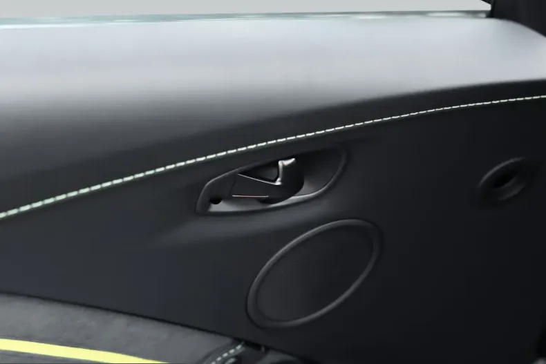 Aston Martin V8 Vantage din 2022 cu 6.100 km - oferta AST245339 - foto 33