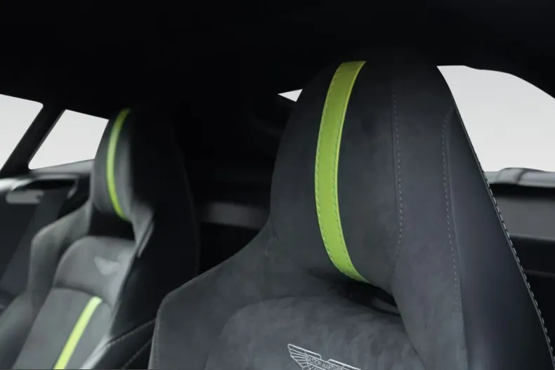 Aston Martin V8 Vantage din 2022 cu 6.100 km - oferta AST245339 - foto 37