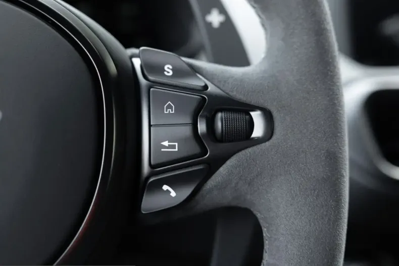Aston Martin V8 Vantage din 2022 cu 6.100 km - oferta AST245339 - foto 42