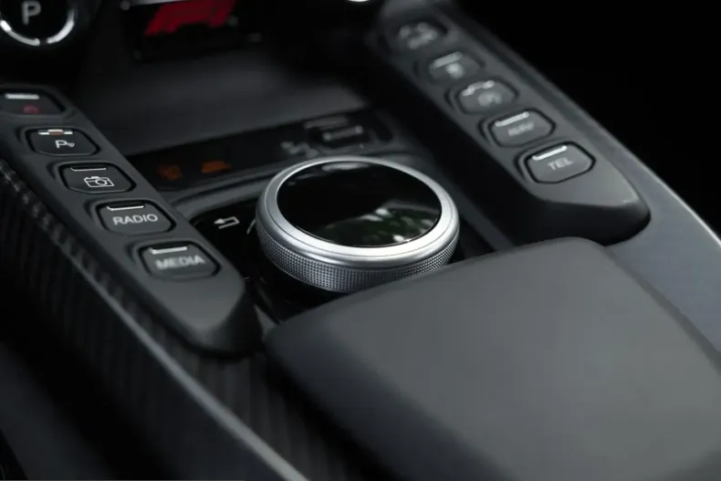 Aston Martin V8 Vantage din 2022 cu 6.100 km - oferta AST245339 - foto 45