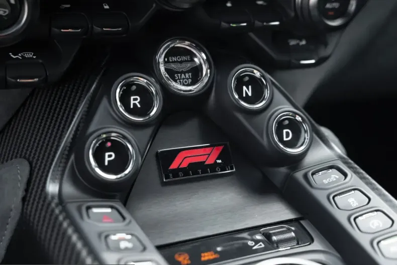 Aston Martin V8 Vantage din 2022 cu 6.100 km - oferta AST245339 - foto 46