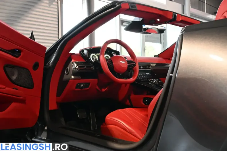 Aston Martin V8 Vantage din 2025 cu 17.700 km - oferta AST245342 - foto 33