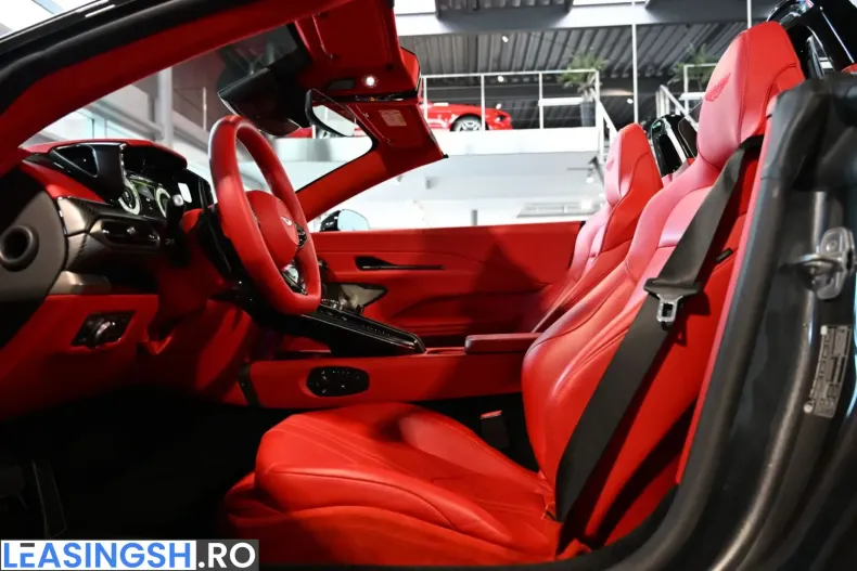 Aston Martin V8 Vantage din 2025 cu 17.700 km - oferta AST245342 - foto 34
