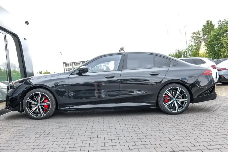 BMW 550 (Seria 5) din 2025 cu 22.400 km - oferta BMW245345 - foto 4