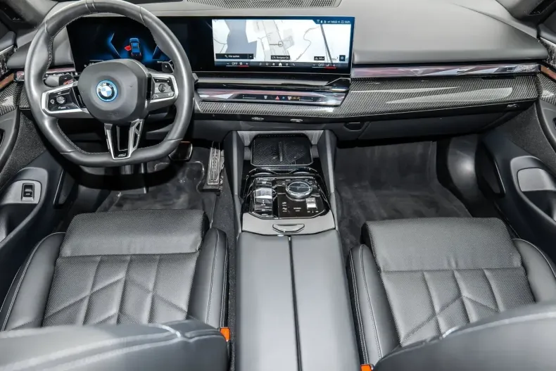 BMW 550 (Seria 5) din 2025 cu 22.400 km - oferta BMW245345 - foto 8