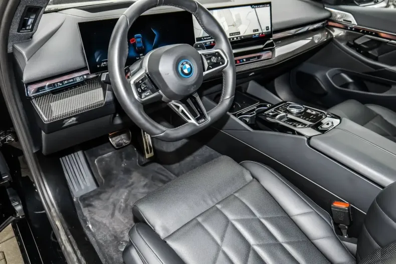BMW 550 (Seria 5) din 2025 cu 22.400 km - oferta BMW245345 - foto 16