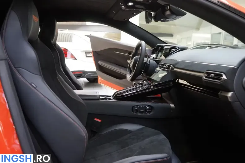 Aston Martin V8 Vantage din 2025 cu 6.400 km - oferta AST245374 - foto 17